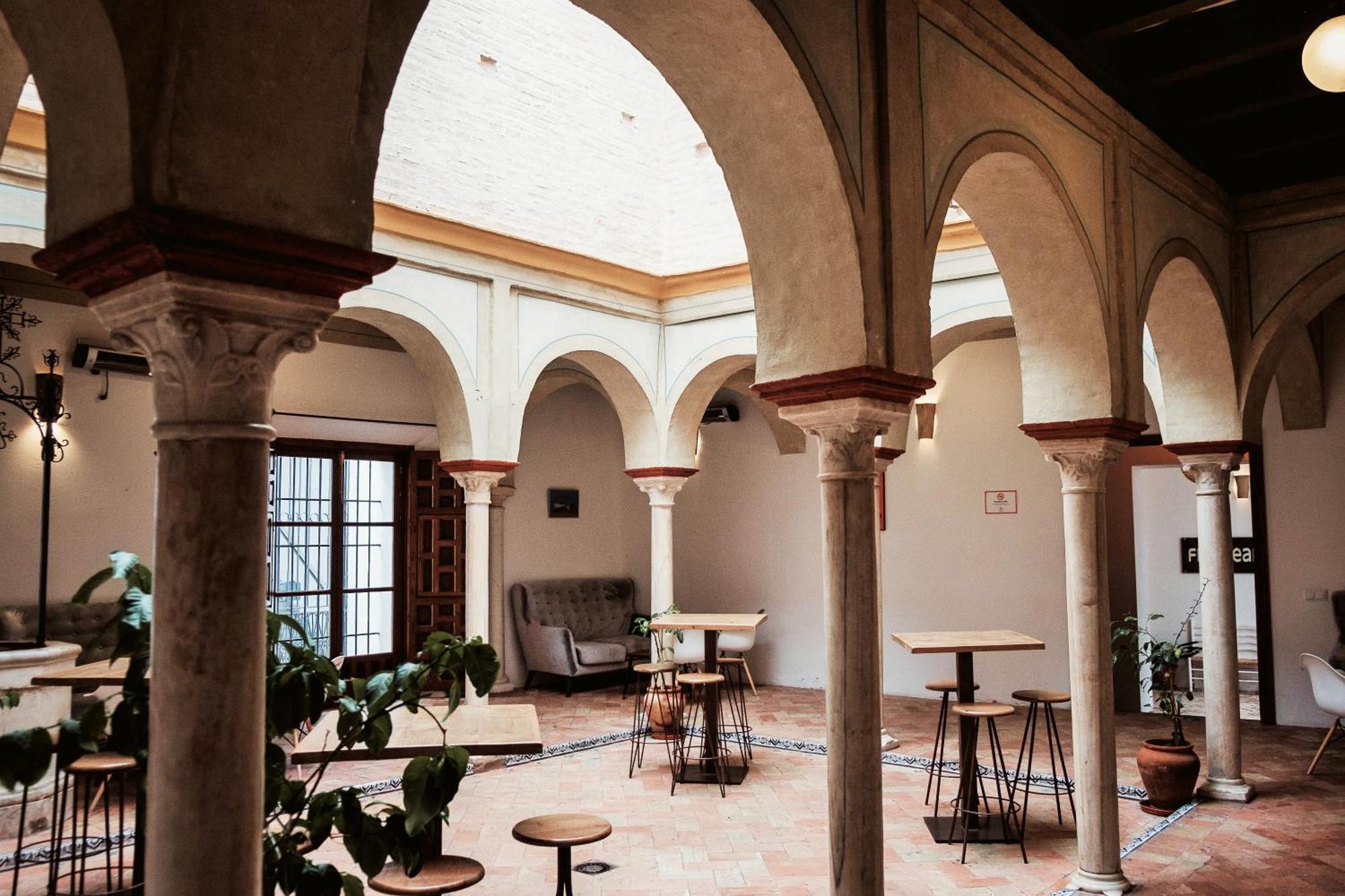 Hostal Cafe Frenteabastos Carmona  Exterior foto